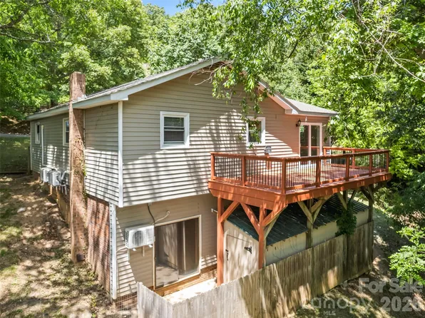 157 Highland Ter, Clyde, NC 28721