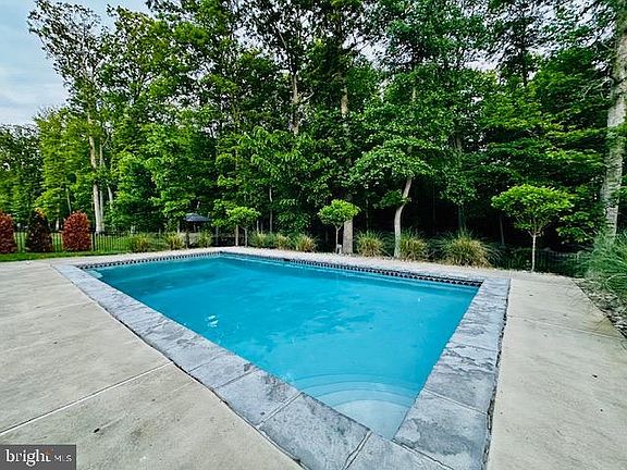 3rd image of 4853 Point Rd