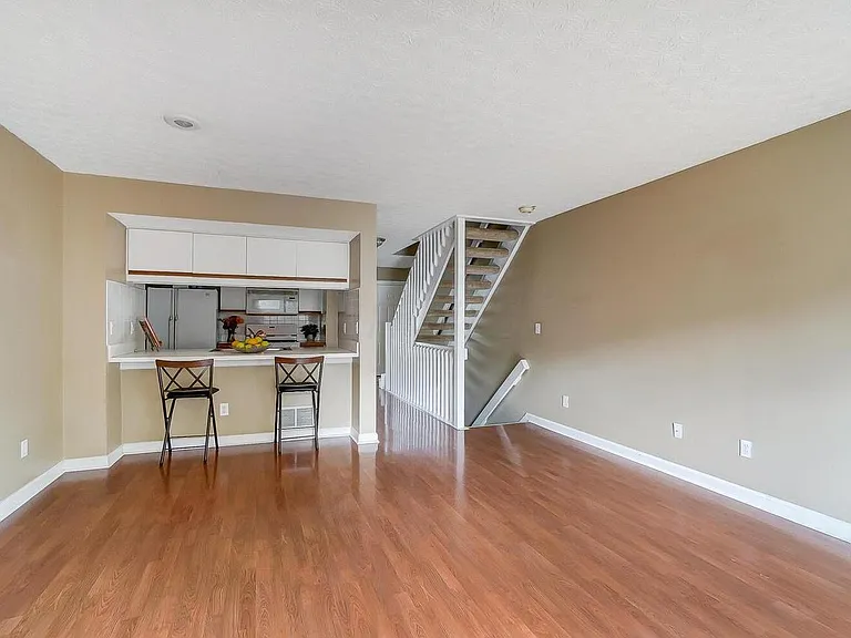5713 Mango Ln — Photo 9