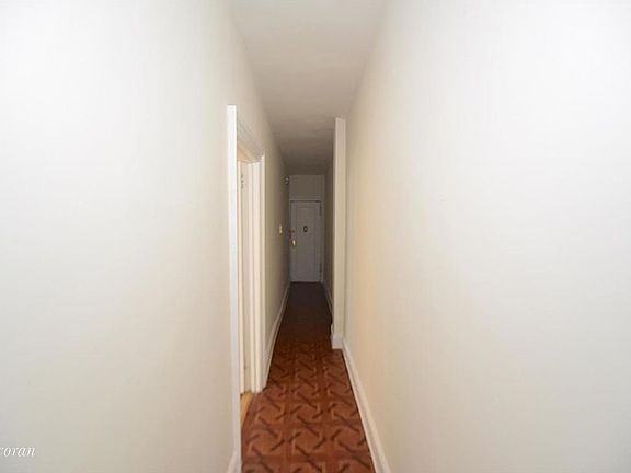 5th image of 2206 38th St APT 2E
