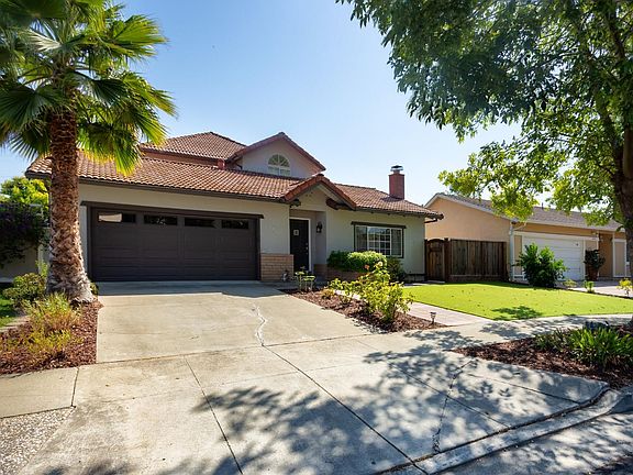 2nd image of 4040 Twyla Ln