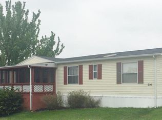 200 Longwood Ct W, Lancaster, PA