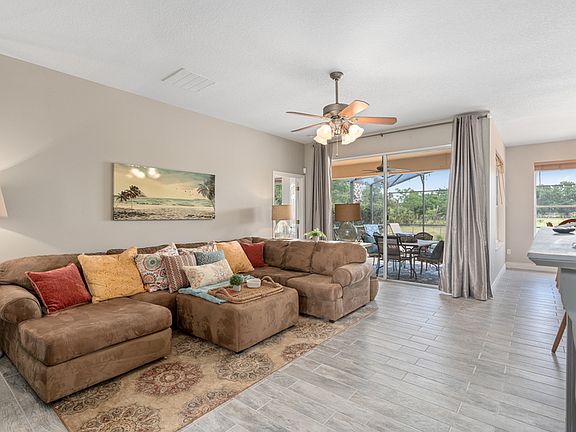 3rd image of 825 Wildflower Rd