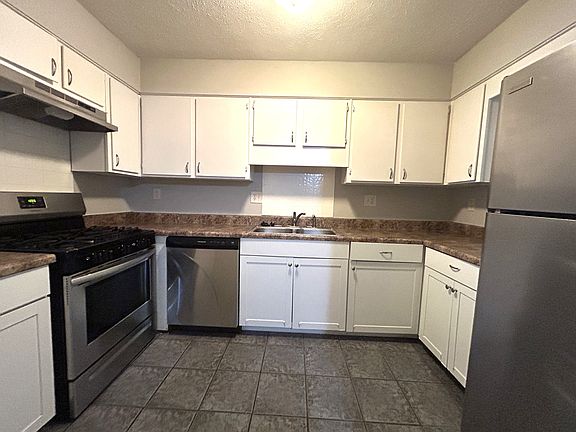 3rd image of 2048 Drennon Ave