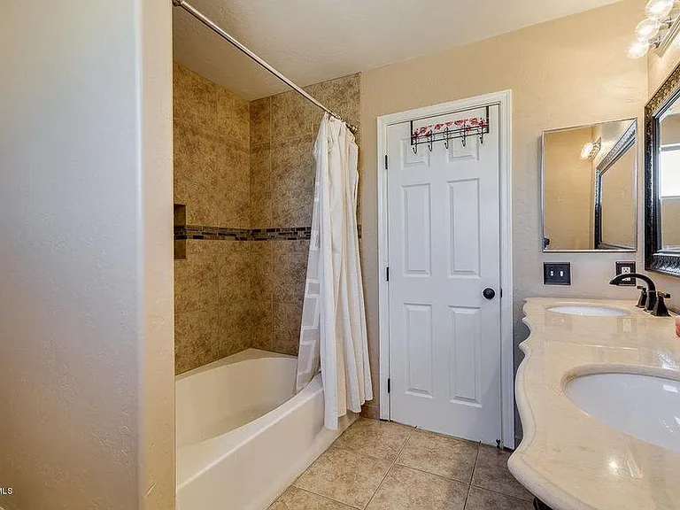 1380 W Whitten St — Photo 10