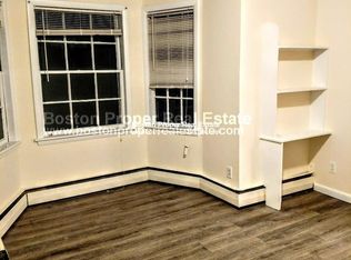 96 Saint Botolph St #8L, Boston, MA 02116