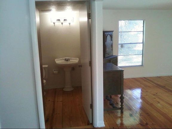 5th image of 7205 S Manhattan Ave