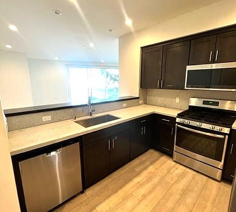 4th image of 1157 S Bundy Dr APT 302