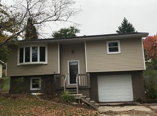 3627 29th St, Bettendorf, IA 52722