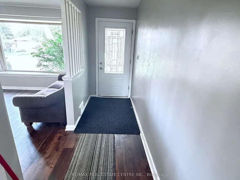 52 Sharbot Ave — Photo 7