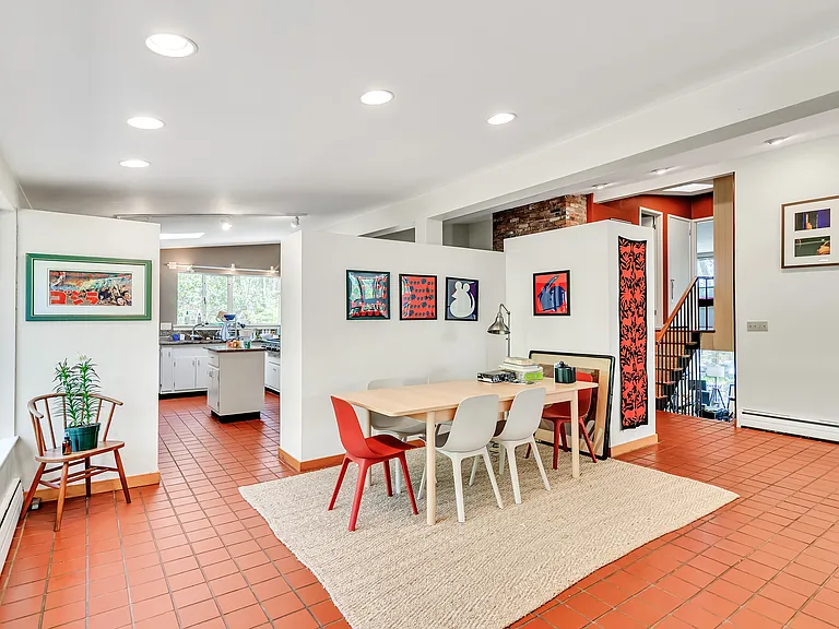 15 Trotting Horse Dr — Photo 2