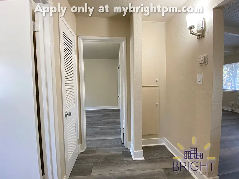 Sutter Apartments — Photo 11