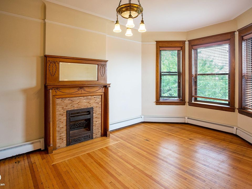 1st image of 853 W Oakdale Ave #2
