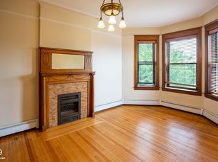 853 W Oakdale Ave #2, Chicago, IL 60657