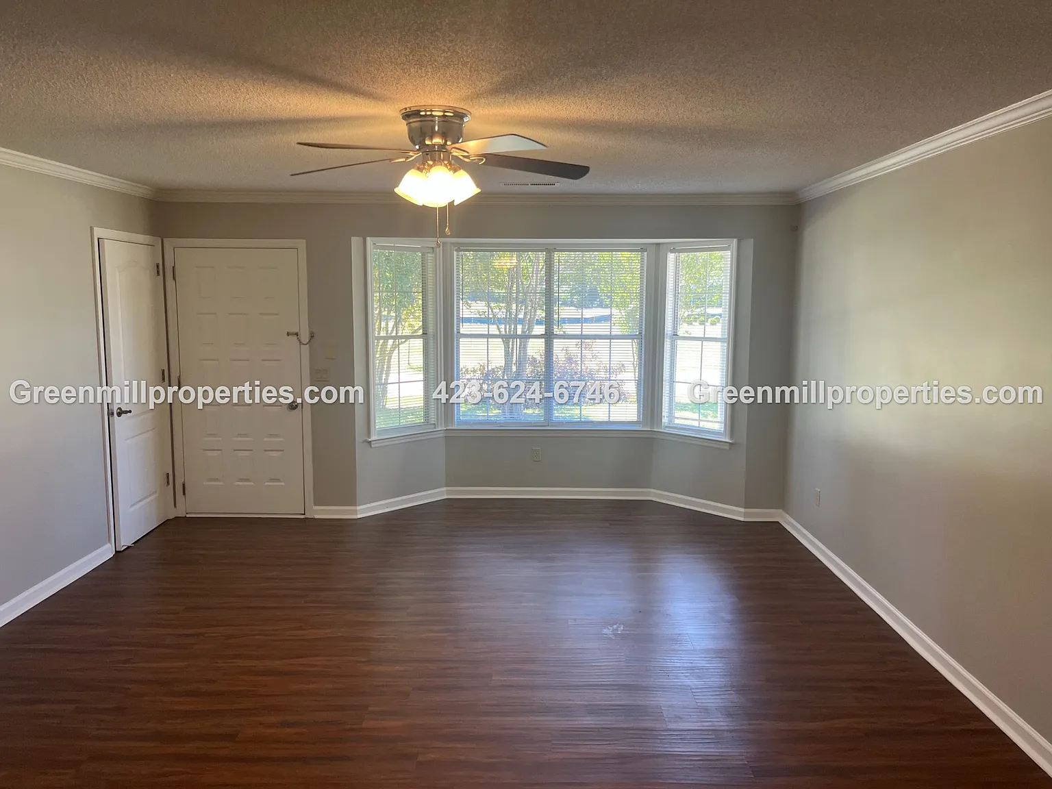 3 bed, 2.5 bath, 1995 sqft, $1,995 — Photo 2
