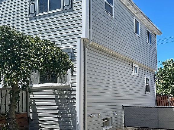 3rd image of 1540 Fruitland Ave