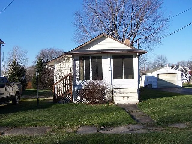 400 Belmont Ave photo 1