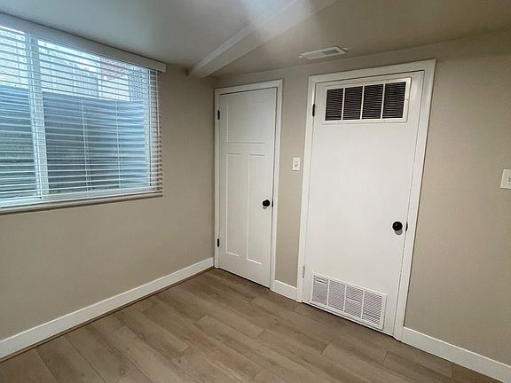 5th image of 2191 E Crystal Ave