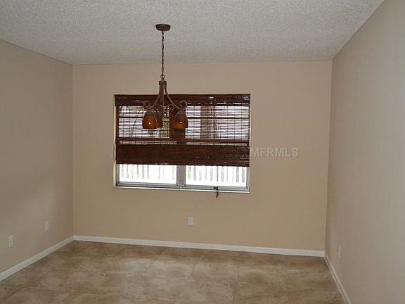 4th image of 10 Harbor Oaks Cir