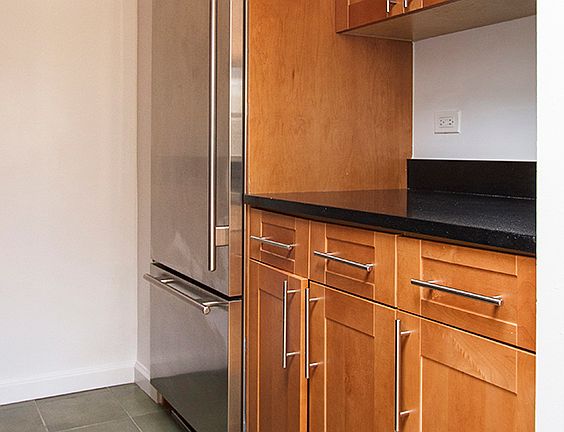 3rd image of 350 W 51st St APT 16E