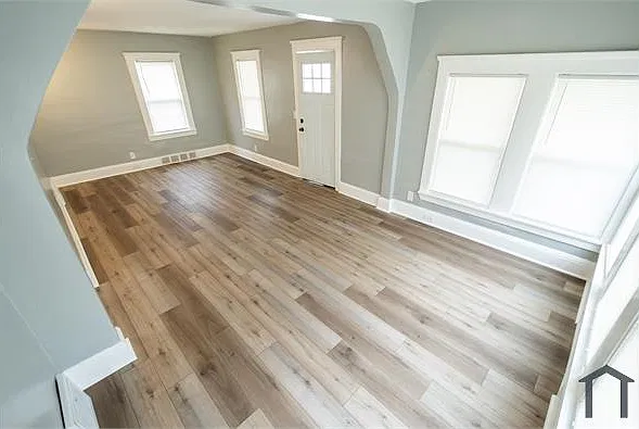 6 bed, 1170 sqft, $2,300 — Photo 4