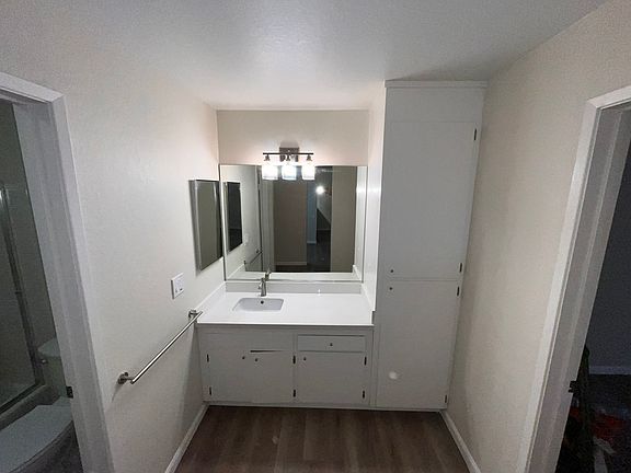 5th image of 300 Vernon St APT 6