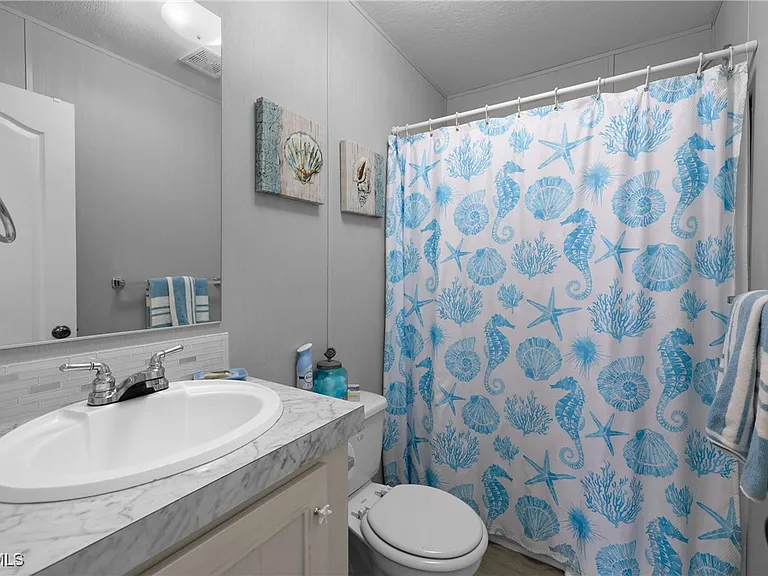 1747 Beverly Dr — Photo 19