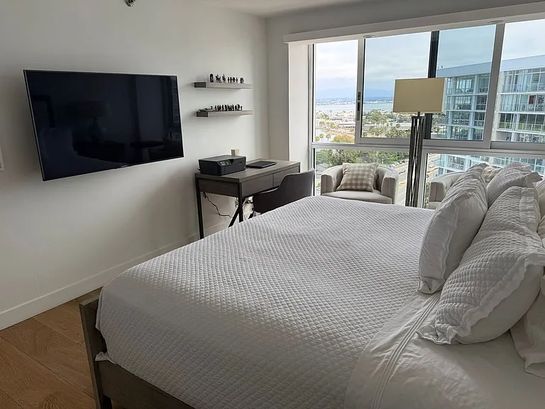 1810 Avenida Del Mundo #1503 — Photo 15