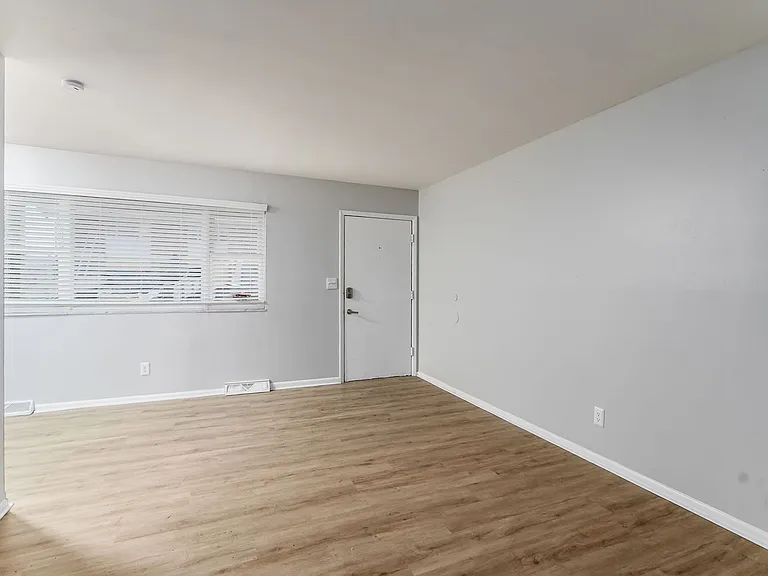 552 Riverview Dr #F — Photo 5