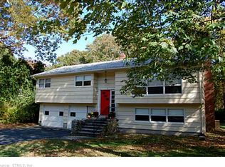 5 Wildwood Dr, Niantic, CT 06357