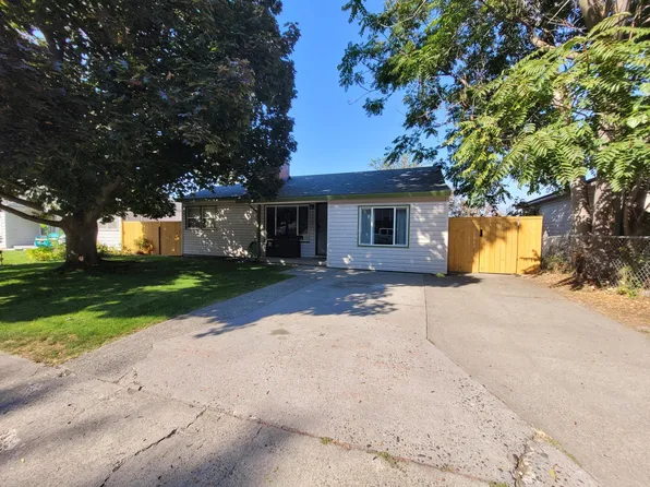 1213 E 17th St, The Dalles, OR 97058