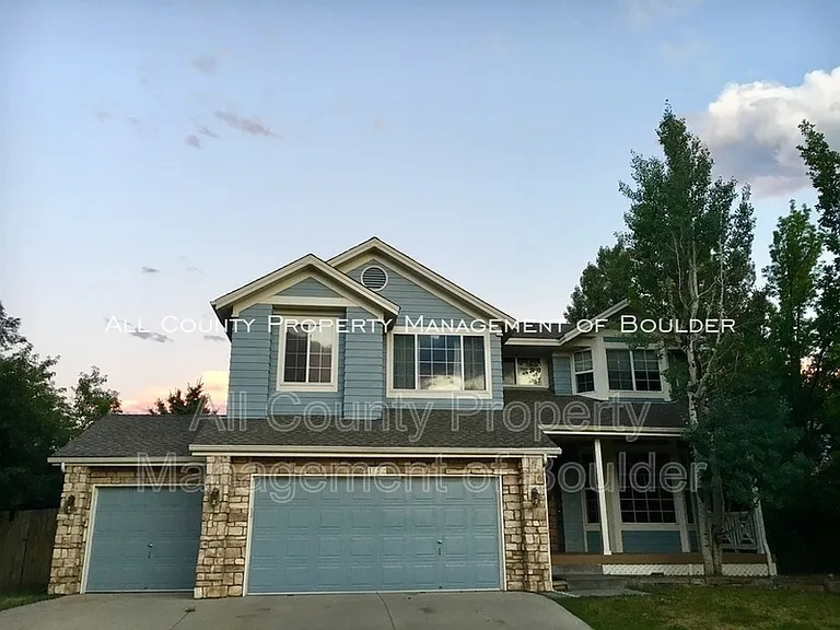 1452 Zinnia Cir — Photo 2