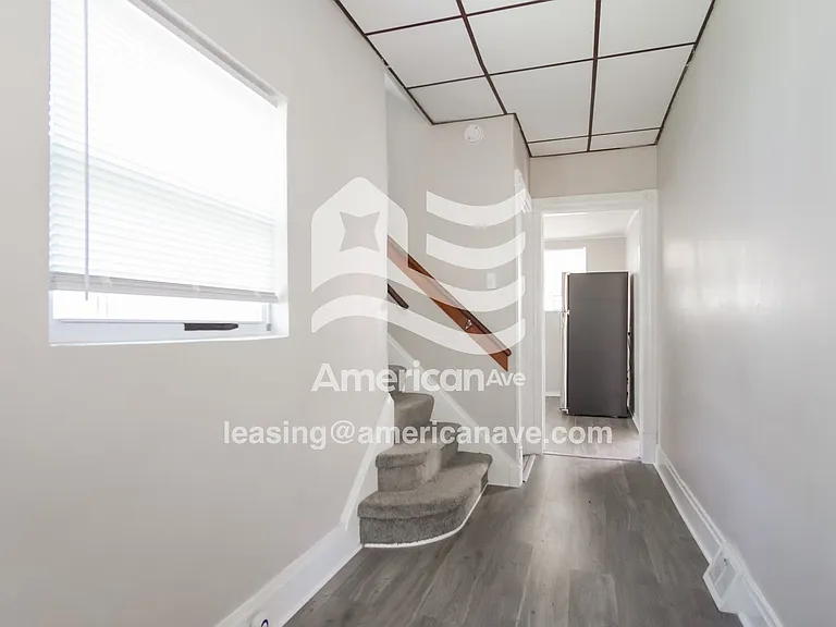 1296789_003_wm_-_living_room_13229864.jpg