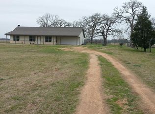 26611 Old Howth Rd, Hempstead, TX 77445