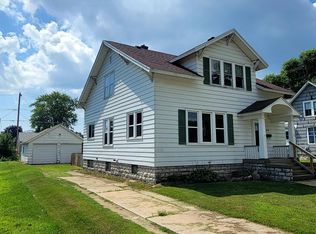 1113 15th Ave, Menominee, MI 49858