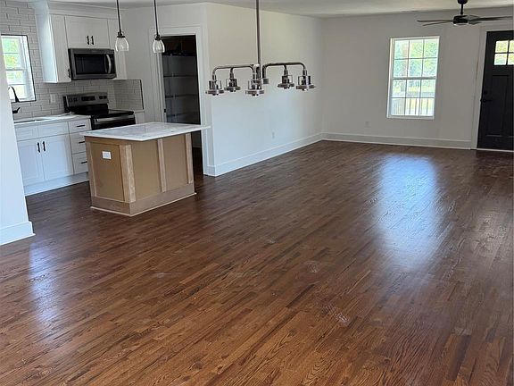 3rd image of 6123 Flay Rd