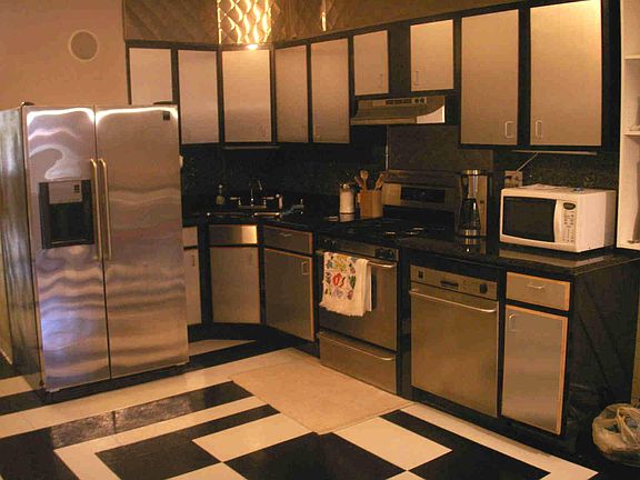 3rd image of 2530 N Talman Ave APT 2