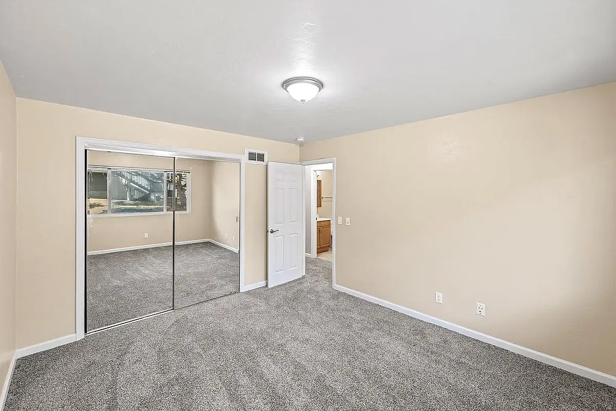 The Garden Apartments — Photo 4