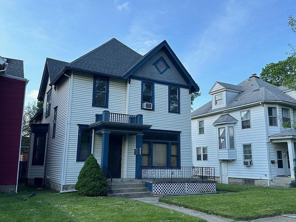 2nd image of 1029 Lake Ave