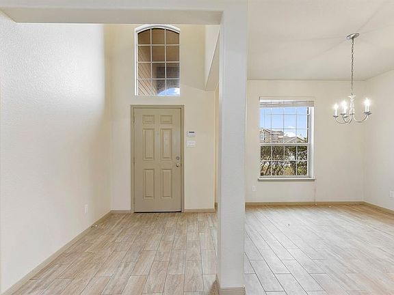 3rd image of 22519 Fosters Park Ct