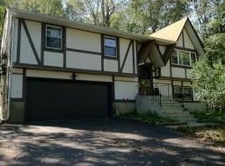 64 Lawrence Rd, Randolph, NJ 07869