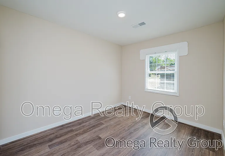 12 E Clay St — Photo 21