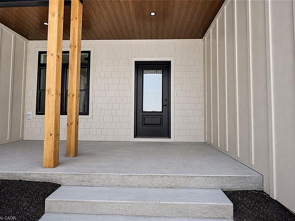4th image of 57013 Bruce St