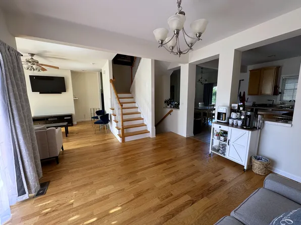 901 Raymond Rd, Charlottesville, VA 22902