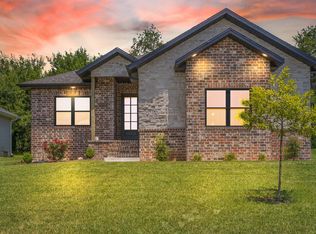 1112 S Brooks Ave, Ozark, MO 65721