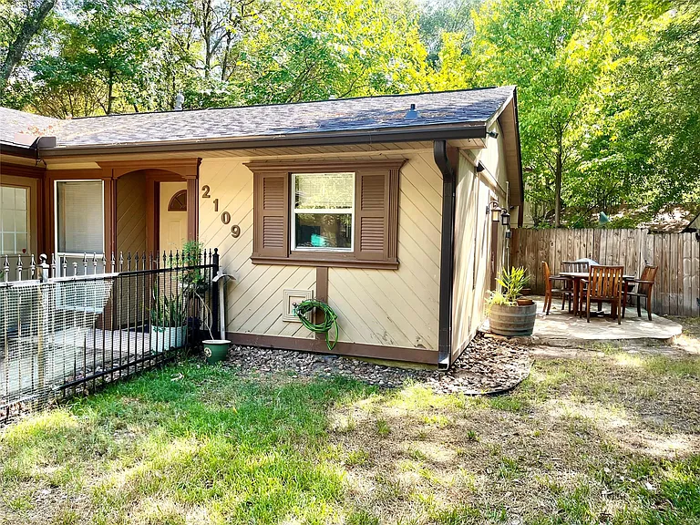 2109 N Red Cedar Cir — Photo 14