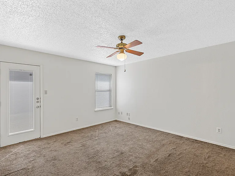 2804 Monthaven Dr — Photo 12