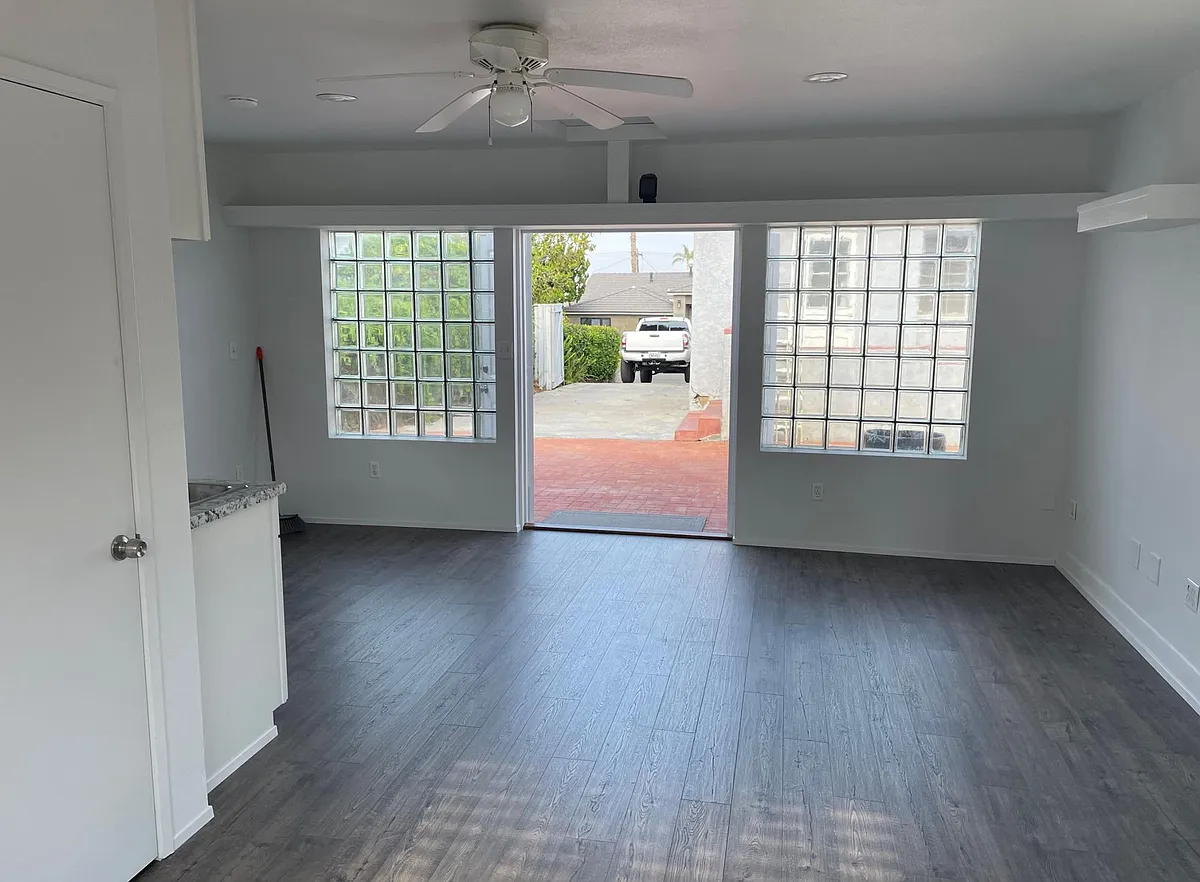 Living Area - 1955 Erie St #B
