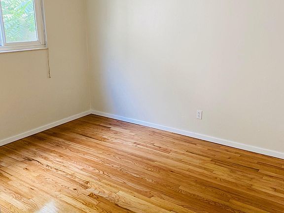5th image of 1226 Taylor Ave N #2