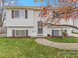 1922 Moffitt St, Lansing, MI 48911